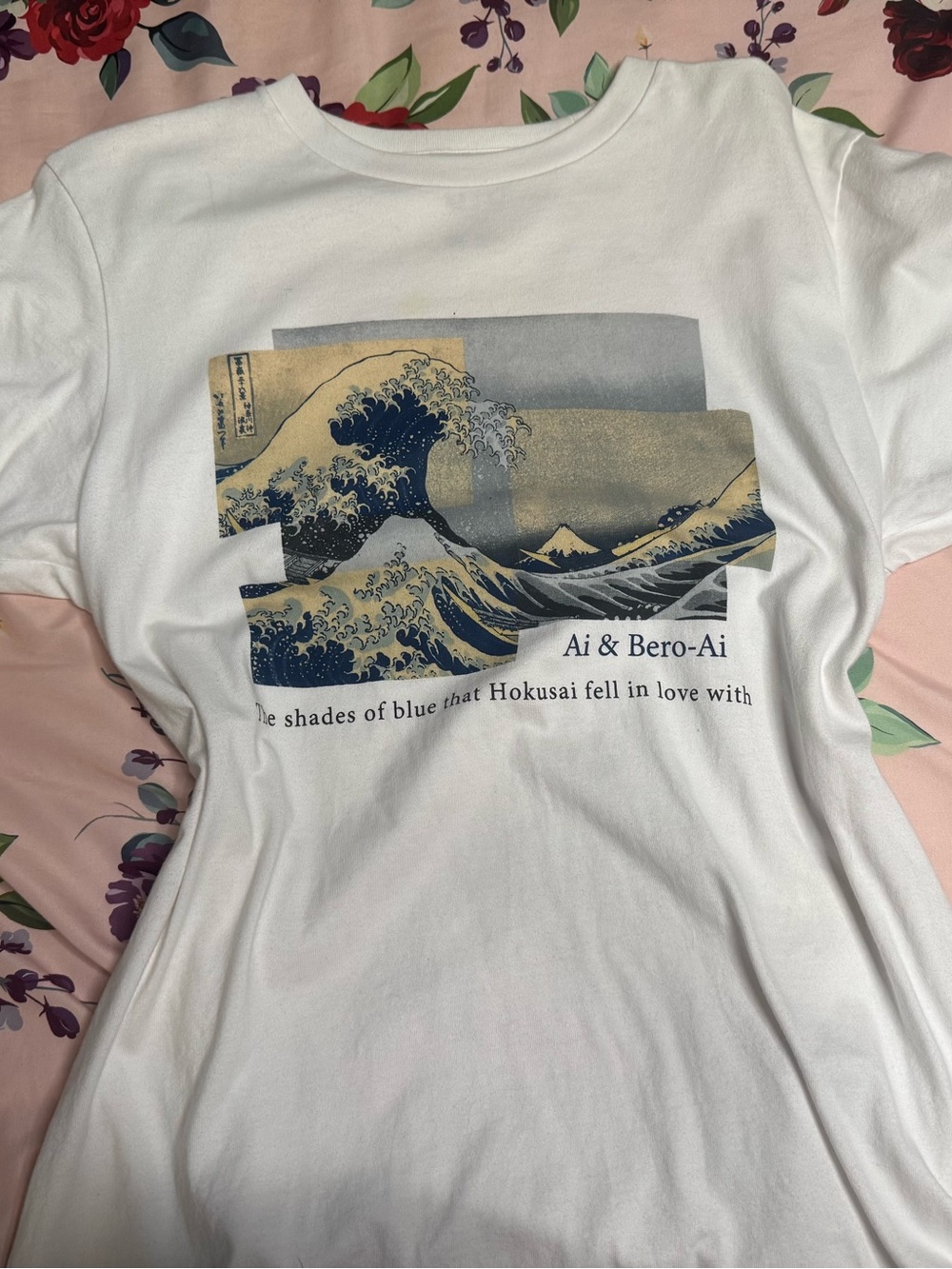 Uniqlo White Short-Sleeve T-Shirt with The Great Wave Art Print